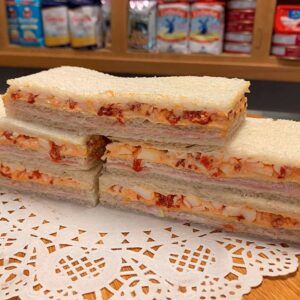 Sandwich de Miga Jamón, Huevo y Morrón / Ham, Egg and Bell Pepper Sandwich